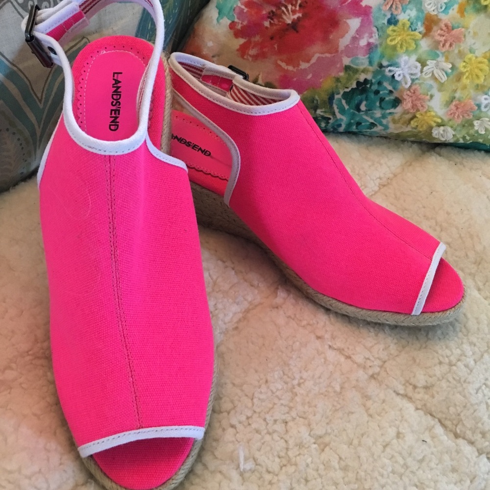 🆕3/$18! Lands”s End florescent-pink & white Espadrilles💖💋